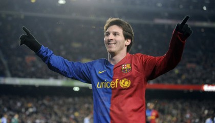 开云体育官网app-Black &amp; White &amp; Read All Over