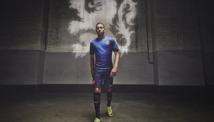 开云电子-压迫式盯防如何打乱进攻节奏，压迫式是什么动作