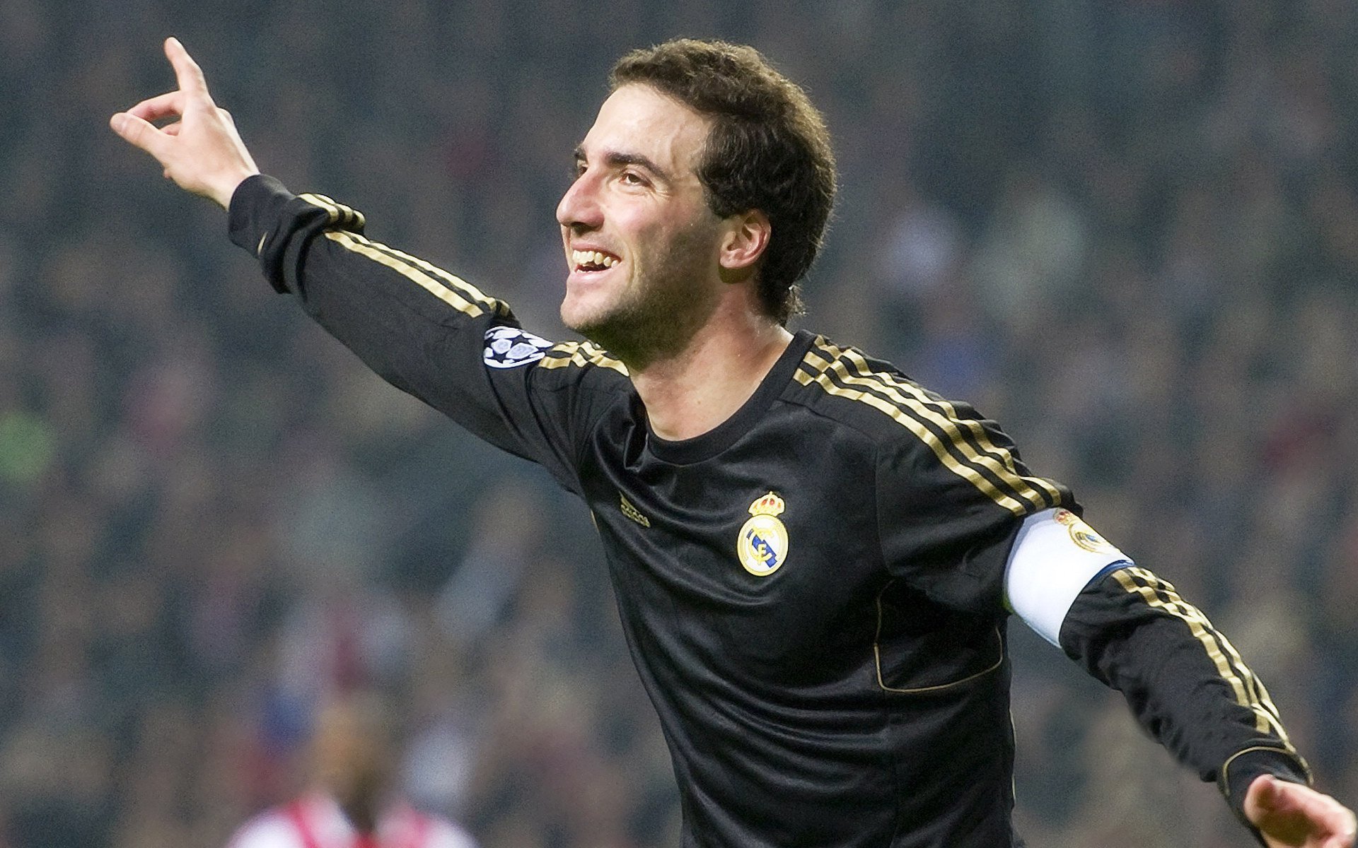 开云官方网站-雄鹿反弹成功主场大胜对手，雄鹿再输