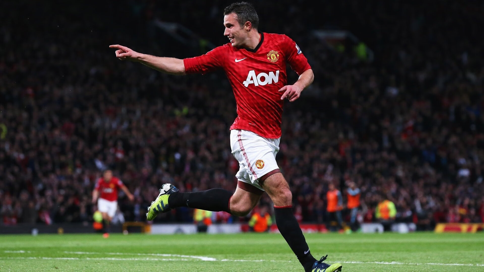 外援引进政策需与本土发展相结合，外援规划政策